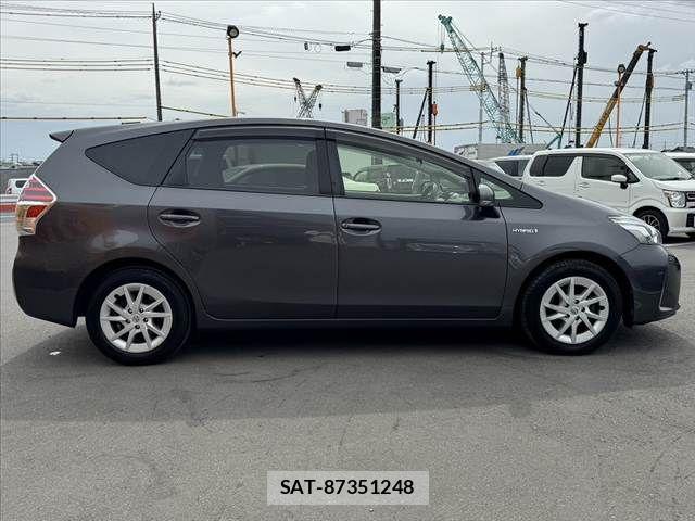 Toyota PRIUS ALPHA 2019-07 7329527-11