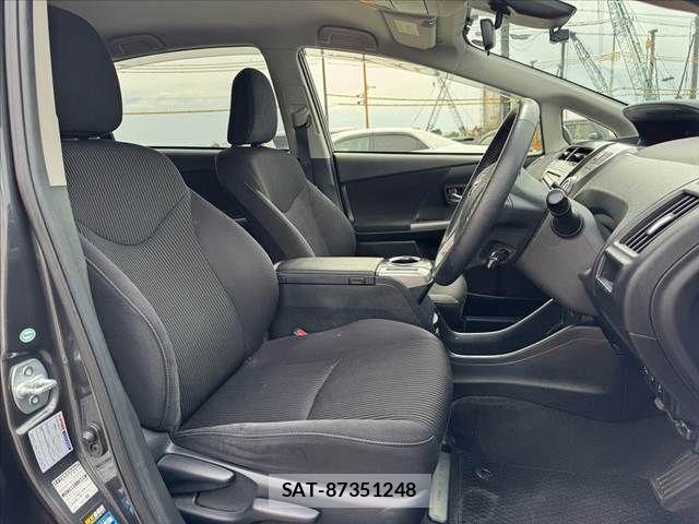 Toyota PRIUS ALPHA 2019-07 7329527-15