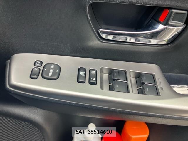 Toyota PRIUS ALPHA 2019-03 7329518-12