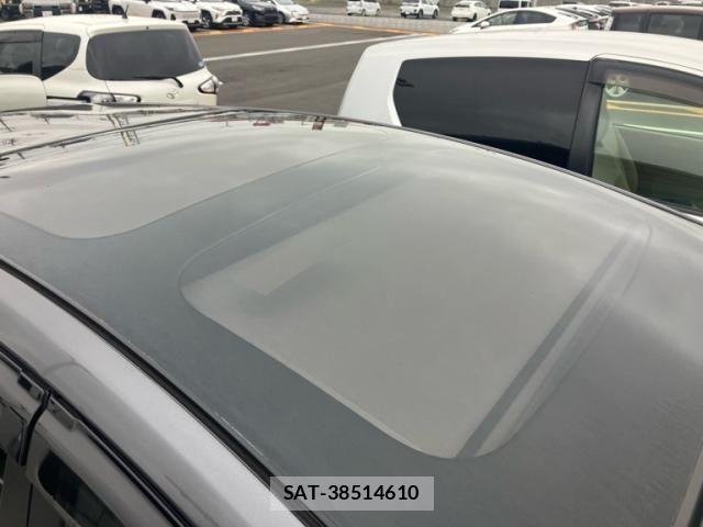 Toyota PRIUS ALPHA 2019-03 7329518-5