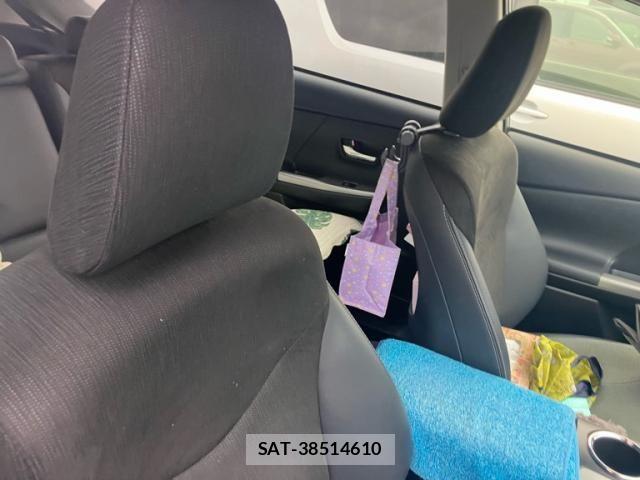 Toyota PRIUS ALPHA 2019-03 7329518-7