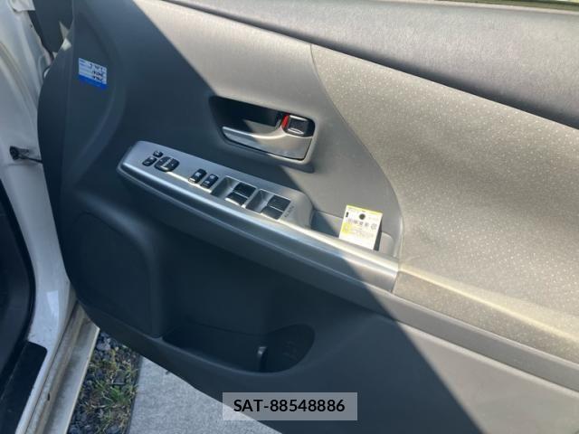Toyota PRIUS ALPHA 2013-12 7359419-9