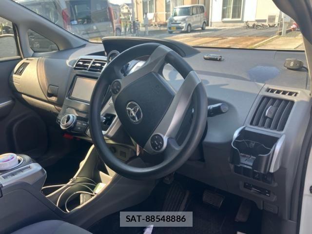 Toyota PRIUS ALPHA 2013-12 7359419-10