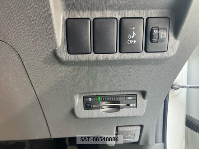 Toyota PRIUS ALPHA 2013-12 7359419-18