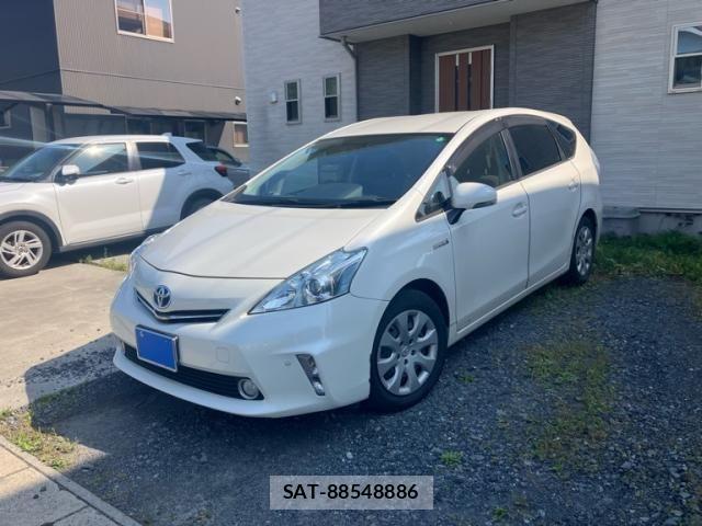Toyota PRIUS ALPHA 2013-12 7359419-1