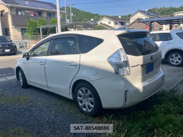 Toyota PRIUS ALPHA 2013-12 7359419-3