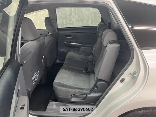 Toyota PRIUS ALPHA 2014-07 7359418-12