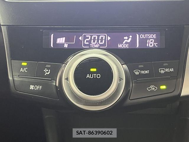 Toyota PRIUS ALPHA 2014-07 7359418-14