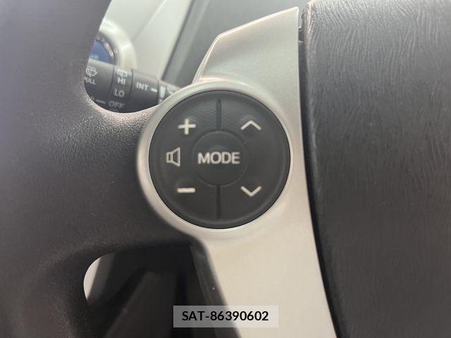 Toyota PRIUS ALPHA 2014-07 7359418-17