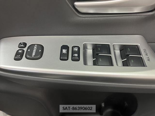 Toyota PRIUS ALPHA 2014-07 7359418-22