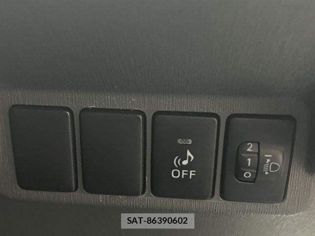 Toyota PRIUS ALPHA 2014-07 7359418-23