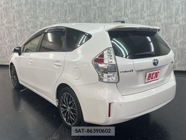 Toyota PRIUS ALPHA 2014-07 7359418-8