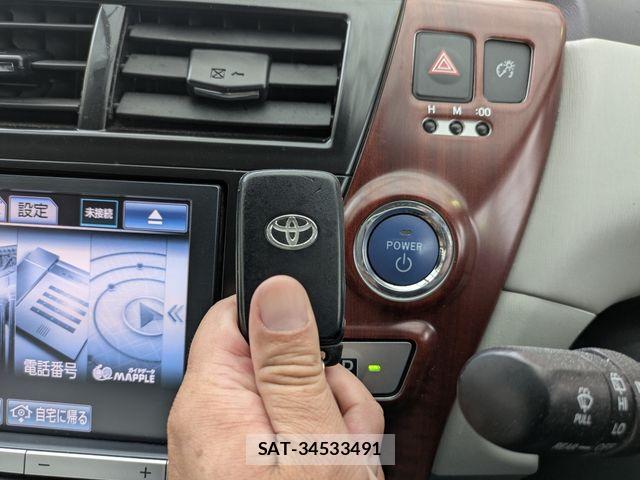 Toyota PRIUS ALPHA 2014-03 7359411-16