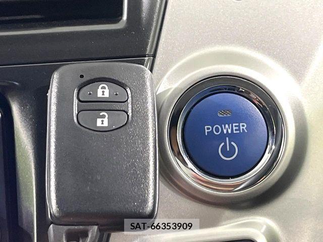 Toyota PRIUS ALPHA 2013-07 7359410-6