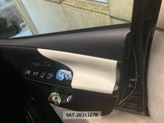 Toyota PRIUS ALPHA 2017-02 7359408-5