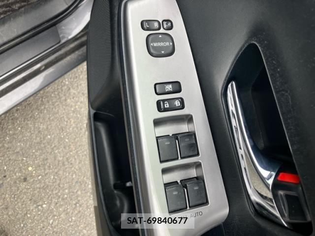 Toyota PRIUS ALPHA 2015-07 7359420-11