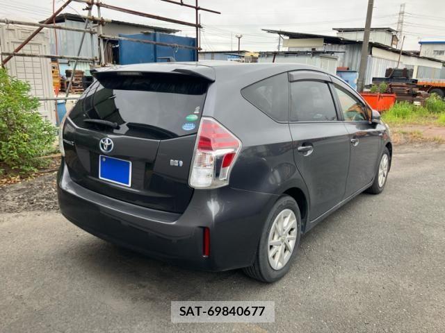 Toyota PRIUS ALPHA 2015-07 7359420-2
