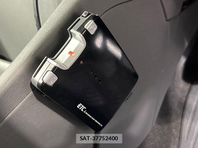 Toyota PRIUS ALPHA 2012-01 7359414-6