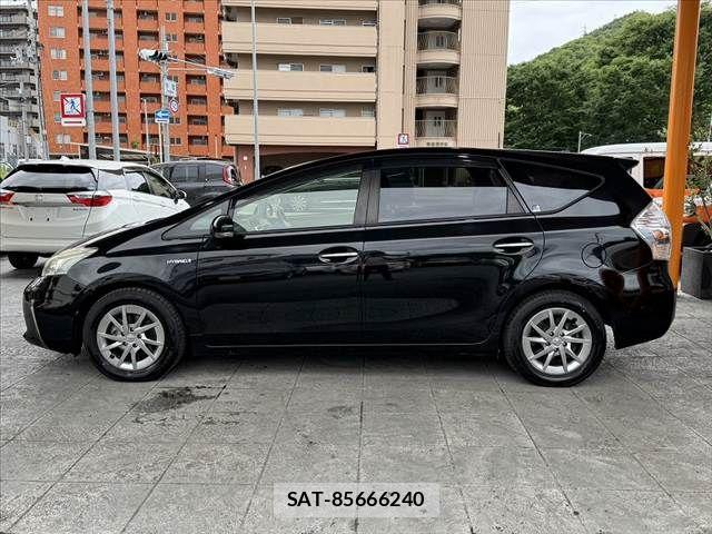Toyota PRIUS ALPHA 2013-10 7359417-11
