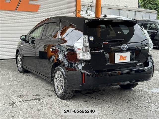 Toyota PRIUS ALPHA 2013-10 7359417-14