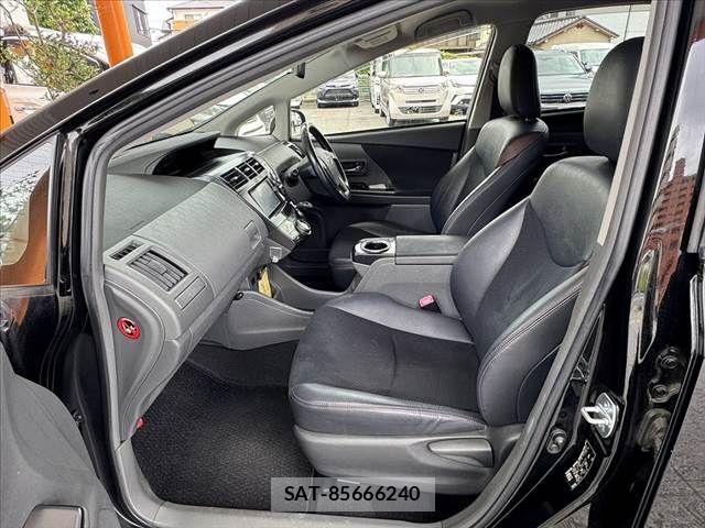 Toyota PRIUS ALPHA 2013-10 7359417-16