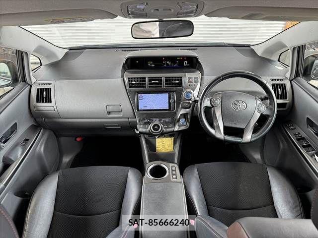 Toyota PRIUS ALPHA 2013-10 7359417-1