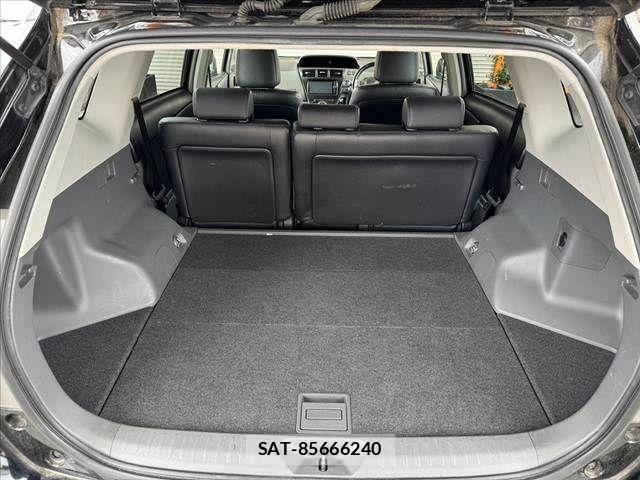 Toyota PRIUS ALPHA 2013-10 7359417-19