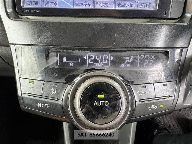 Toyota PRIUS ALPHA 2013-10 7359417-21