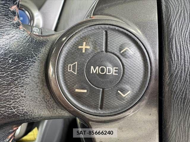 Toyota PRIUS ALPHA 2013-10 7359417-22