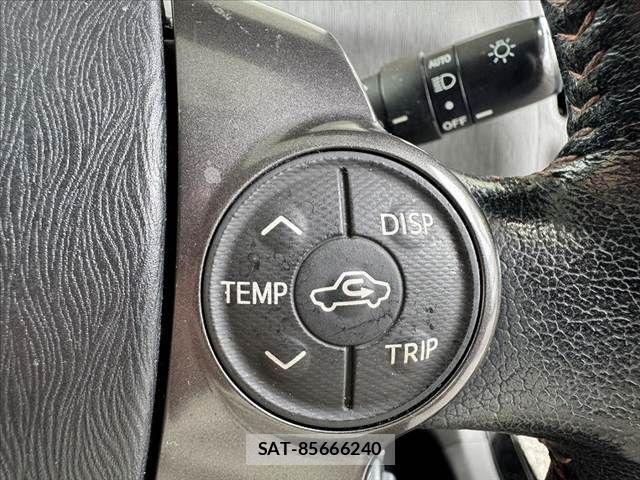 Toyota PRIUS ALPHA 2013-10 7359417-23