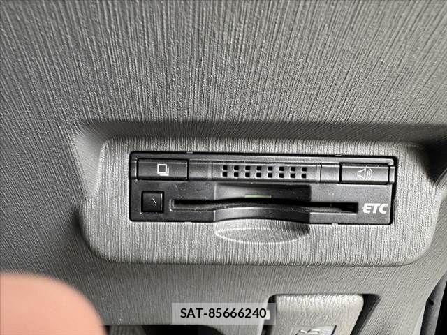 Toyota PRIUS ALPHA 2013-10 7359417-27
