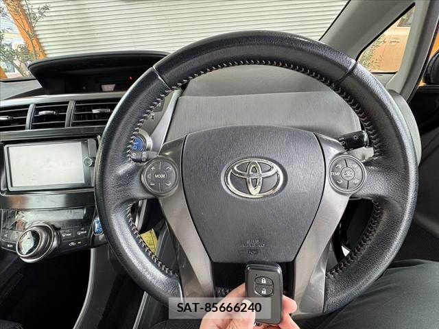 Toyota PRIUS ALPHA 2013-10 7359417-6
