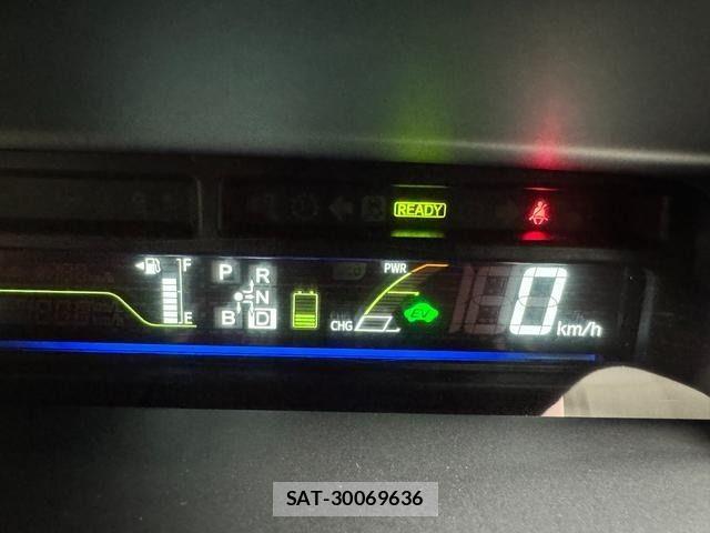 Toyota PRIUS ALPHA 2013-11 7359412-13