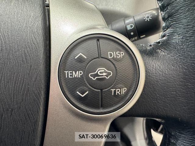 Toyota PRIUS ALPHA 2013-11 7359412-15