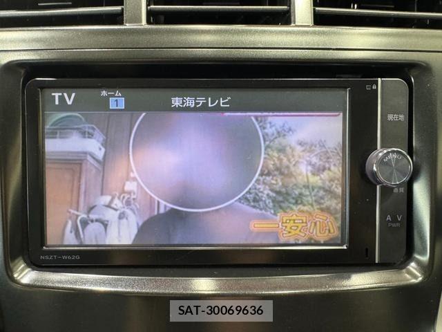 Toyota PRIUS ALPHA 2013-11 7359412-17