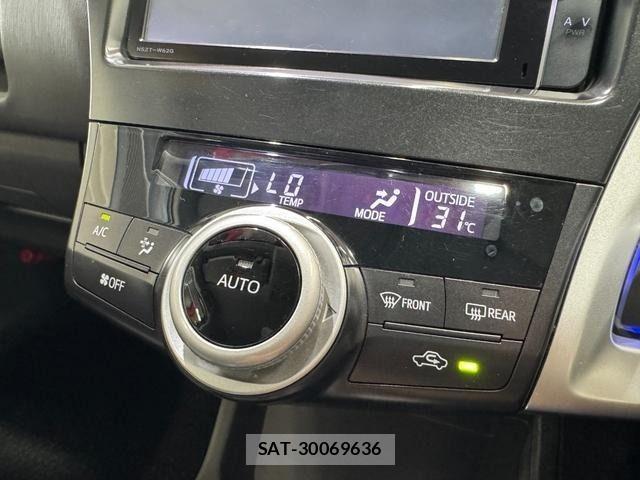 Toyota PRIUS ALPHA 2013-11 7359412-22