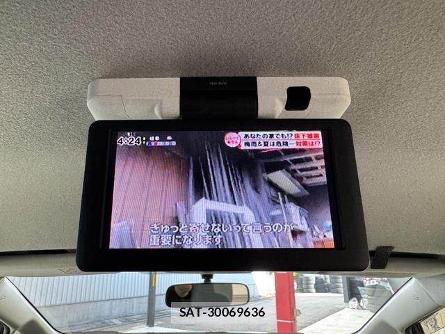 Toyota PRIUS ALPHA 2013-11 7359412-28