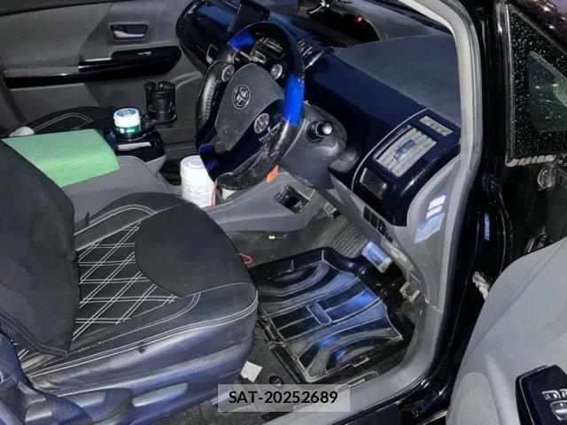 Toyota PRIUS ALPHA 2012-02 7359422-10