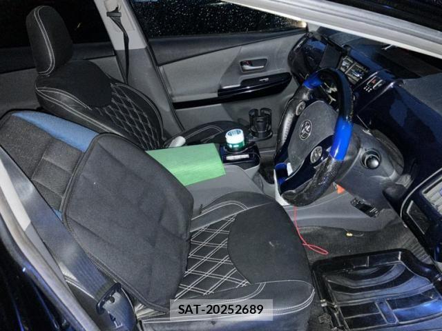 Toyota PRIUS ALPHA 2012-02 7359422-11