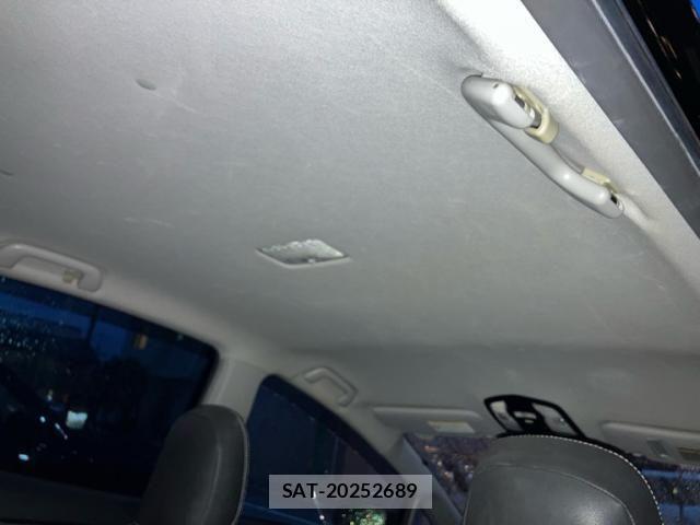 Toyota PRIUS ALPHA 2012-02 7359422-13