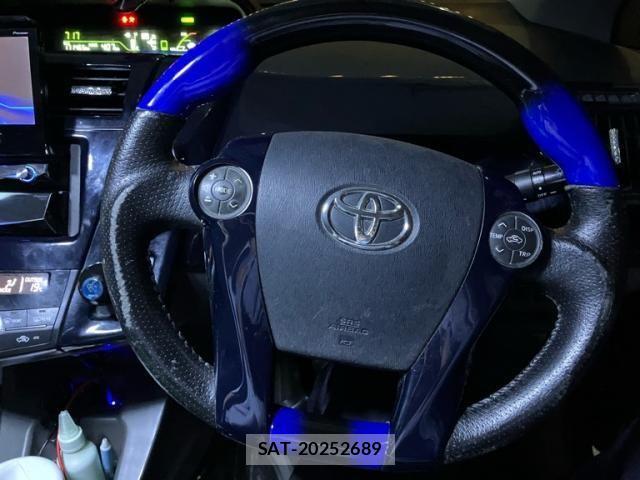Toyota PRIUS ALPHA 2012-02 7359422-14