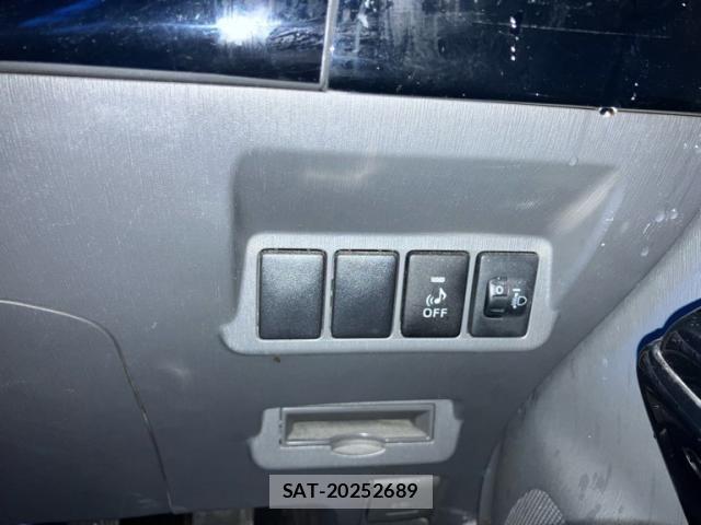 Toyota PRIUS ALPHA 2012-02 7359422-15