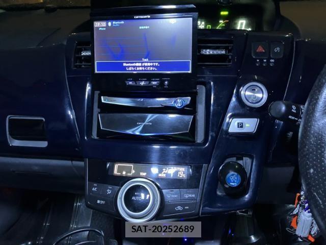 Toyota PRIUS ALPHA 2012-02 7359422-16