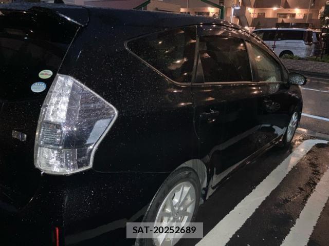 Toyota PRIUS ALPHA 2012-02 7359422-2