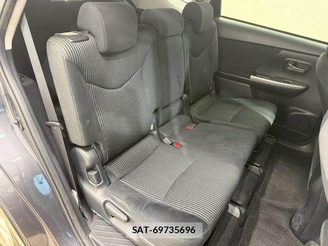 Toyota PRIUS ALPHA 2017-04 7359407-10