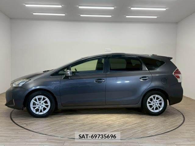 Toyota PRIUS ALPHA 2017-04 7359407-14