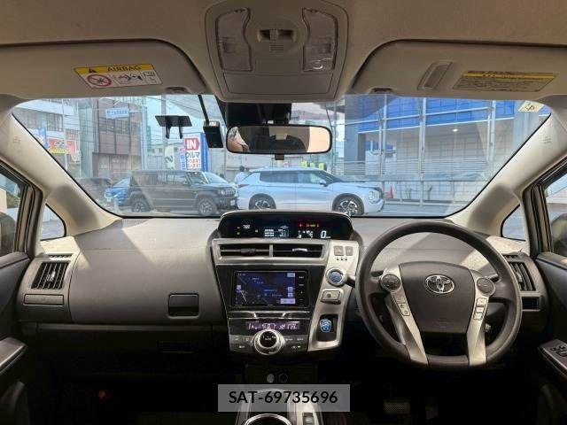 Toyota PRIUS ALPHA 2017-04 7359407-2