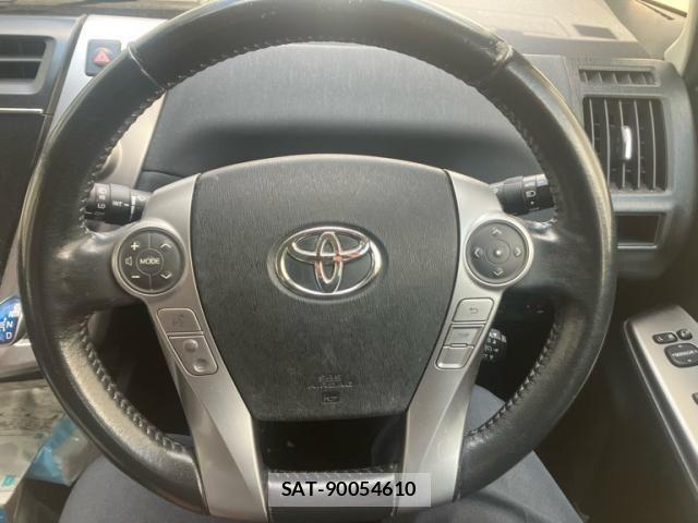 Toyota PRIUS ALPHA 2015-01 7393689-17