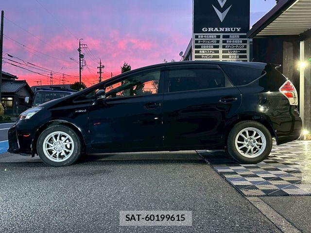 Toyota PRIUS ALPHA 2015-07 7393688-11