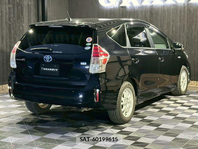 Toyota PRIUS ALPHA 2015-07 7393688-12